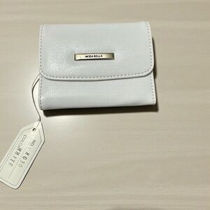 White Wallet